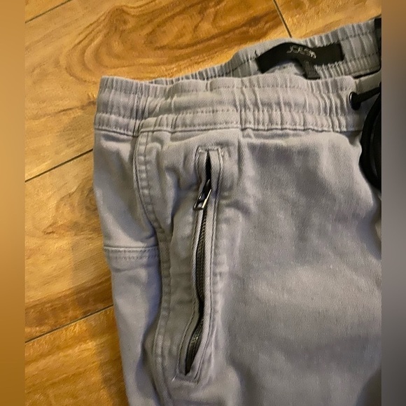 Joe’s Men’s Grey Drop Yoke Cargo Joggers (size small) - Picture 15 of 15